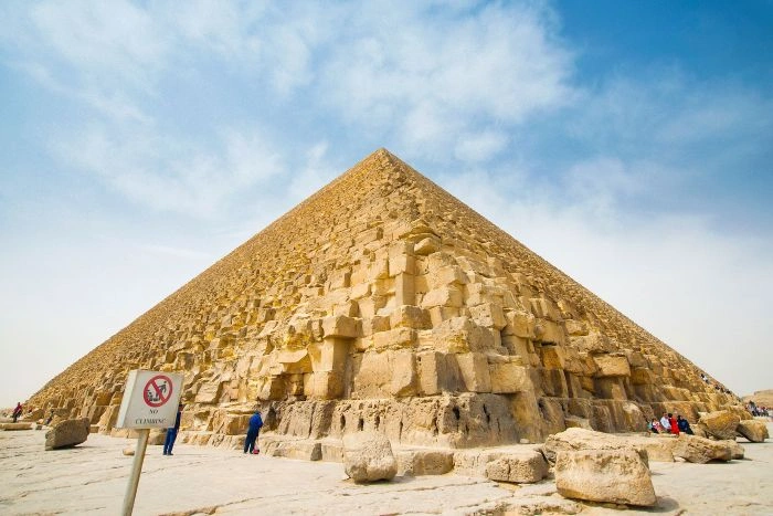 Who Built the Pyramid of Menkaure